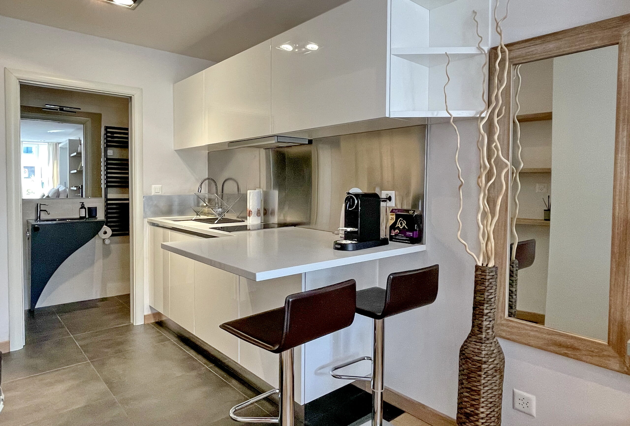studio to rent perroy